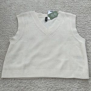 H&M wide cute sweater vest